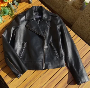 Italian imported goatskin oblique zipper short leather jacket women
